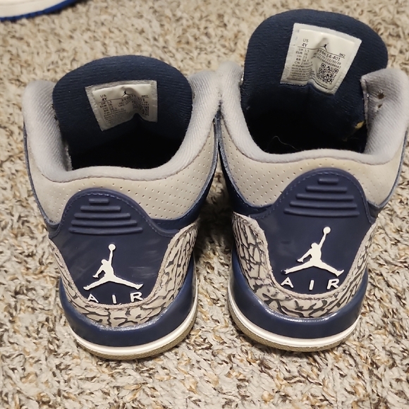 Jordan 3 Georgetown - Picture 4 of 6